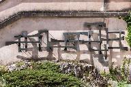 sculpture en cuivre rouge : inscription murale