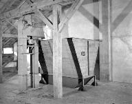machine à égrener (batteur de la ligne d'extraction des graines de résineux)