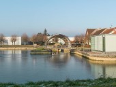 lieu d'exposition, halle du toueur (canal de Bourgogne)