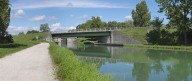 pont routier isolé (canal de Bourgogne)