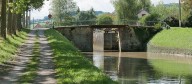 pont routier sur l'écluse 27 du versant Yonne (canal de Bourgogne)