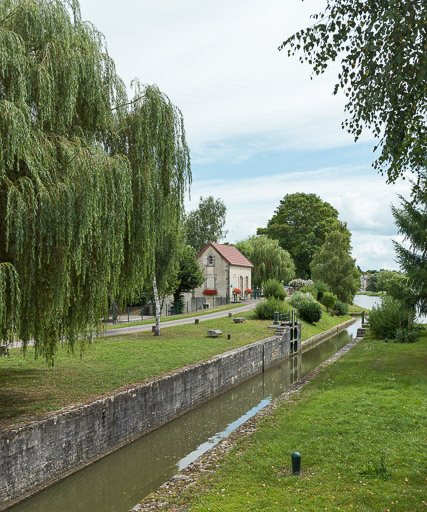 site de l'écluse 31 du versant Loire, dite de Cercy-la-Tour 2, écluse de garde (canal du Nivernais)
