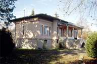 maison, actuellement café-restaurant