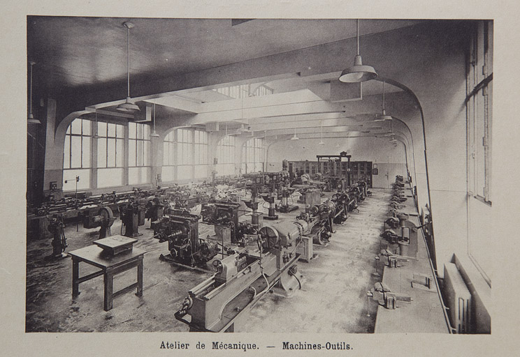 école professionnelle dite École nationale d'Horlogerie puis lycée polyvalent Jules Haag