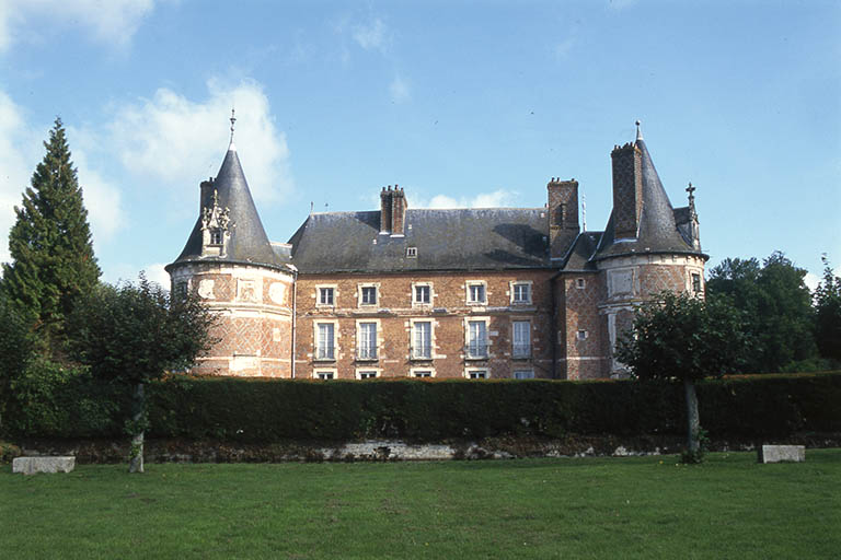 château de Longecourt (paysages du canal de Bourgogne)