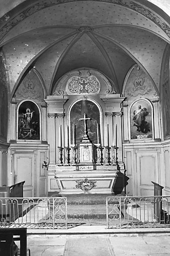 autel, gradin d'autel, tabernacle, retable, 6 chandeliers et croix d'autel, 3 tableaux (ensemble du maître-autel)