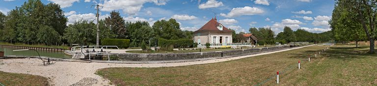 site de l'écluse 44 du versant Saône, dite de la Combe du Fain (canal de Bourgogne)
