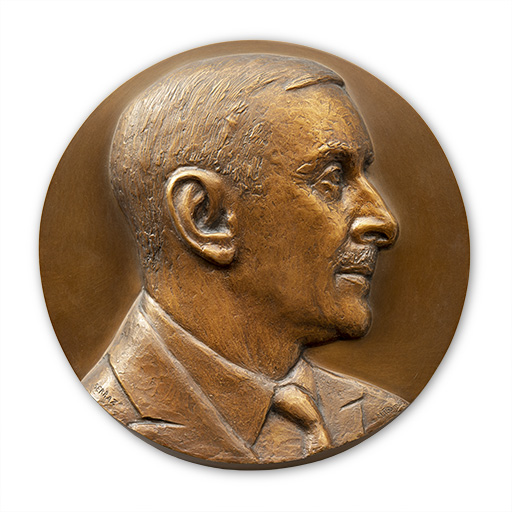 bas-relief (médaillon) : André Donat
