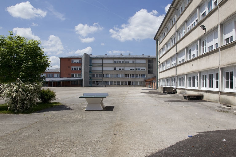 école professionnelle (collège puis lycée Toussaint Louverture)