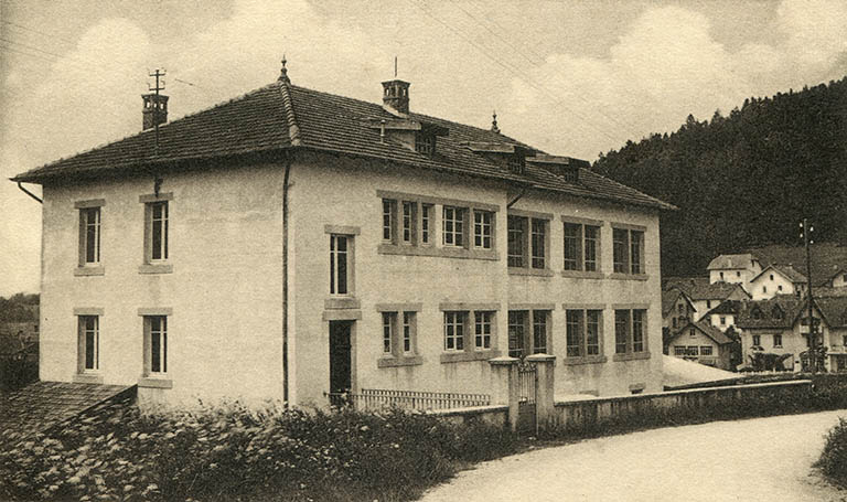 usine d'horlogerie Mauvais et Rondot, puis colonie de vacances, usine de taille de pierres pour la joaillerie et l'industrie Cheval Frères, usine d'horlogerie Technic Ebauche
