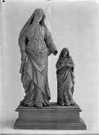 2 statuettes : Vierge à l'Enfant, sainte Catherine d'Alexandrie et groupe sculpté : L'Education de la Vierge