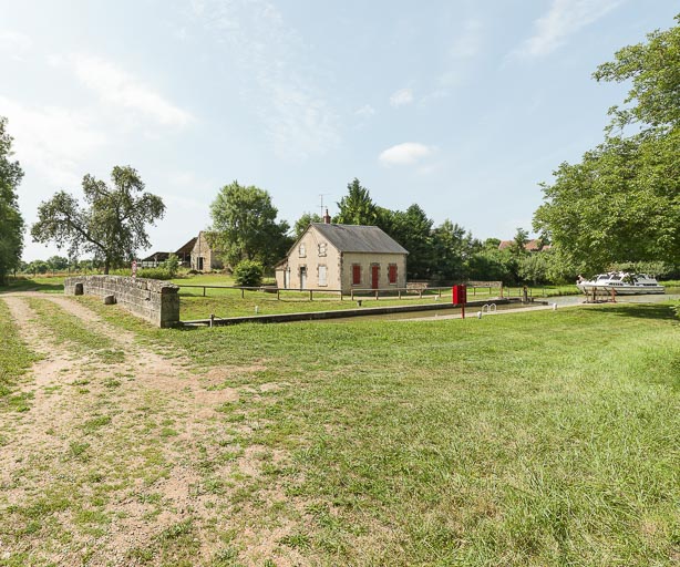 site de l'écluse 19 du versant Loire, dite de Villars (canal du Nivernais)