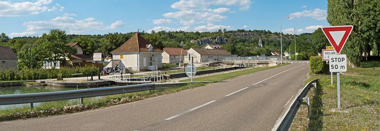 site de l'écluse 45 du versant Saône, dite de Velars (canal de Bourgogne)