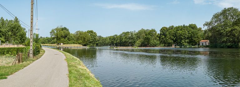 barrage à aiguilles de Vaux (canal du Nivernais)