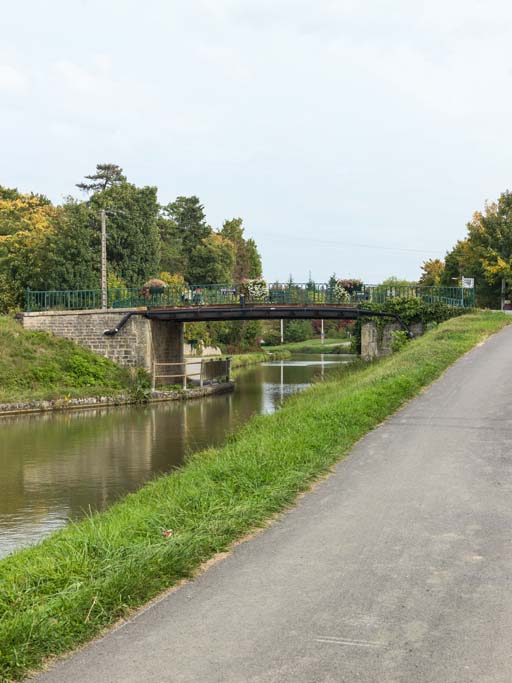 pont routier isolé ; pont de Remigny (canal du Centre)