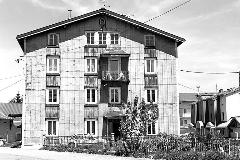 ferme, immeuble de douaniers