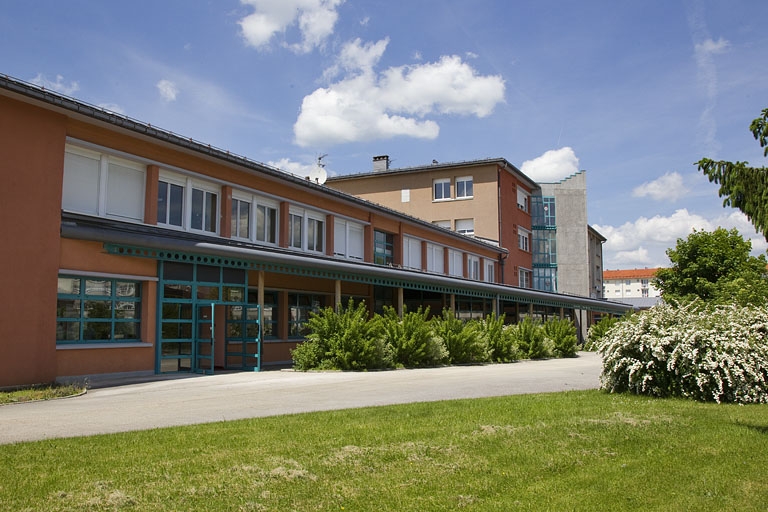 école professionnelle (collège puis lycée Toussaint Louverture)