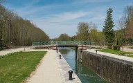 pont routier sur l'écluse 98 du versant Yonne (canal de Bourgogne)