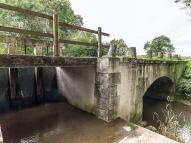 ouvrage lié à l'alimentation en eau (canal du Nivernais)