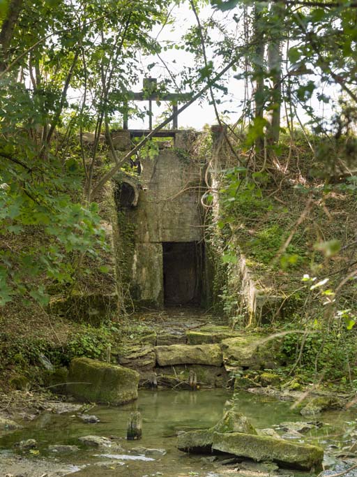ouvrage lié à l'alimentation en eau (canal de Bourgogne)
