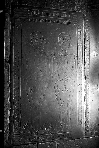 dalle funéraire de Guillaume de Venère et de Louise de Scey