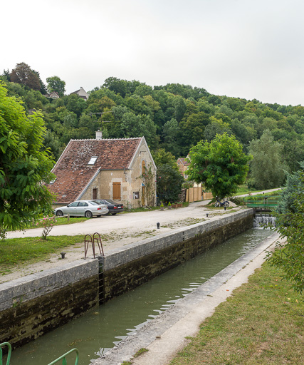 site de l'écluse 57, dite de Châtel-Censoir (canal du Nivernais)