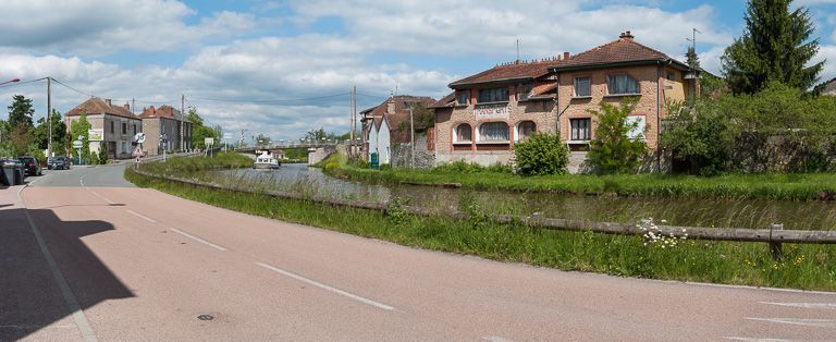 village de Ciry-le-Noble (paysages du canal du Centre)