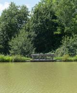déversoir de fond ; déversoir de superficie ; vanne de décharge (canal du Nivernais)