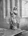 statue : la Vierge en prière