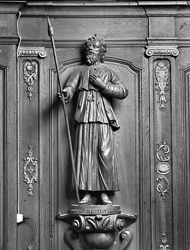 lambris de revêtement et 12 statues des apôtres