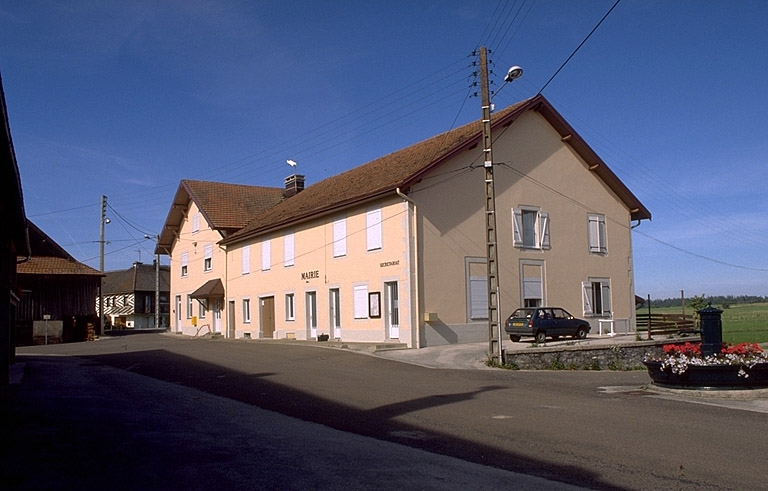mairie, fromagerie