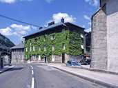 presbytère puis école, actuellement immeuble