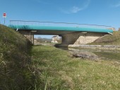 pont routier isolé (canal de Bourgogne)