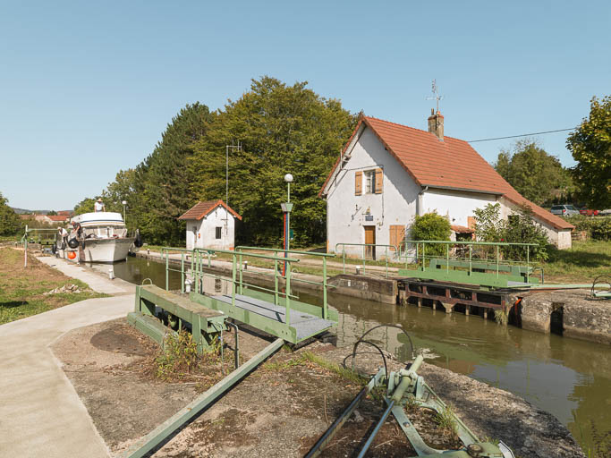 site de l'écluse 21 du versant Méditerranée, dite du Moulin Joly ; site d'écluse XXVIII (canal du Centre)