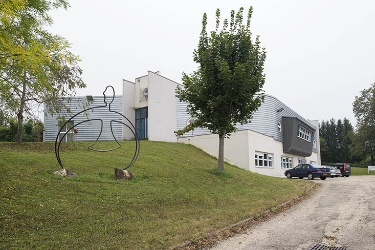 atelier de charité, puis collège d'enseignement technique, lycée d'enseignement professionel des arts du métal, actuellement lycée professionnel Ferdinand Fillod