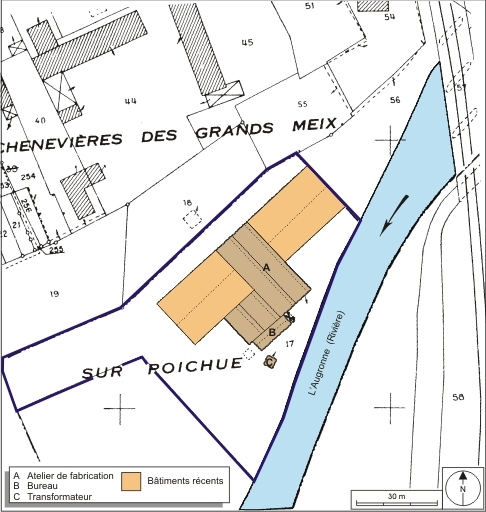 tréfilerie Charles de Buyer, puis tissage de soie de la Société Lorraine Textile, actuellement usine d'articles en matière plastique T.C. Industrie