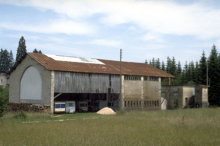 scierie, actuellement entrepôt