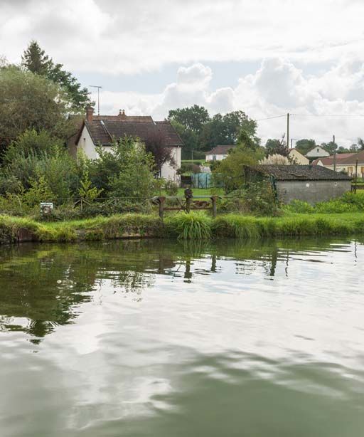 ouvrage lié à l'alimentation en eau ; aqueduc et prise d'eau de Vandin ou de Naudin (canal du Centre)