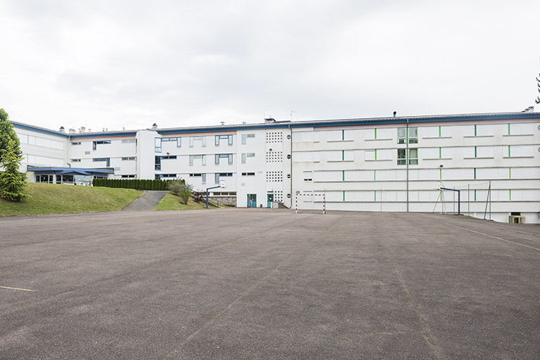 collège d'enseignement technique, puis lycée d'enseignement professionnel, actuellement lycée professionnel Beauregard