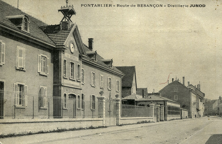 distillerie Junod, puis Hémard et Pernod Fils Réunis, actuellement immeuble de bureaux, de service et commerces