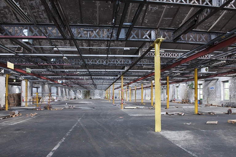 usine de petite métallurgie Peugeot Frères Aînés, puis usine de construction mécanique de la Société Anonyme des Automobiles et Cycles Peugeot, puis Aciers et outillage Peugeot