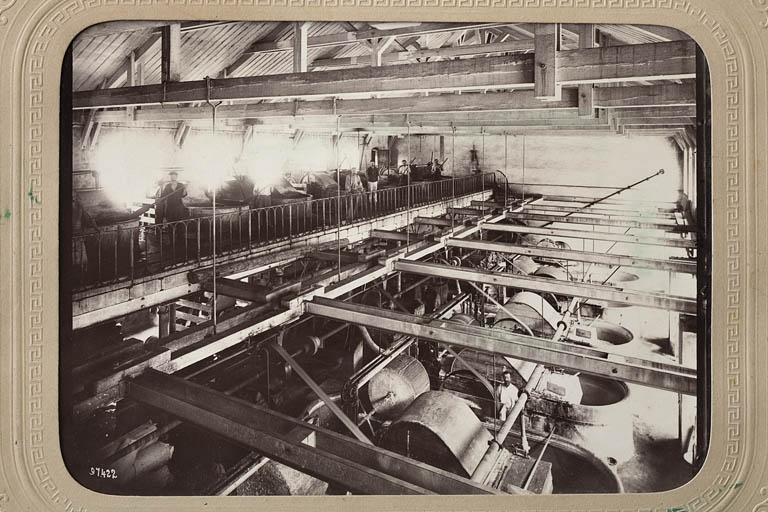 filature Courlet et Renaud, puis usine de papeterie Outhenin-Chalandre et Fils, puis Société Anonyme des Papeteries de France, actuellement centrale hydroélectrique, atelier et entrepôt municipal