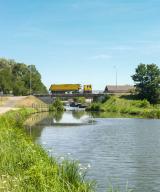 pont routier isolé ; pont des Planches (canal du Centre)