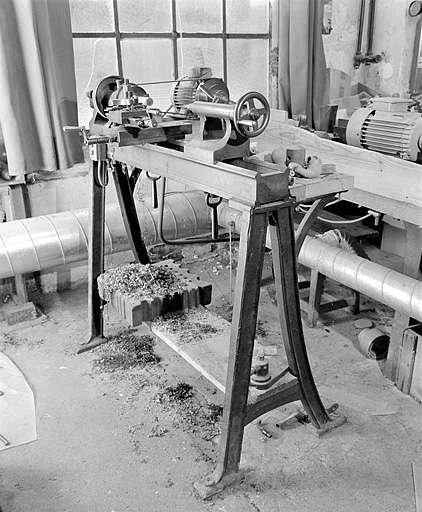 machine à tourner (tour)