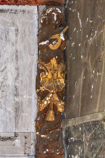 le décor du théâtre (peinture monumentale et reliefs)