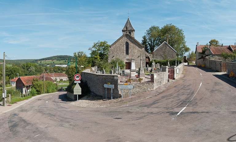 église paroissiale Saint-Gengoult (paysages du canal de Bourgogne)