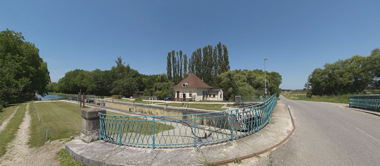 site de l'écluse 71 du versant Saône, dite d'Aiserey (canal de Bourgogne)