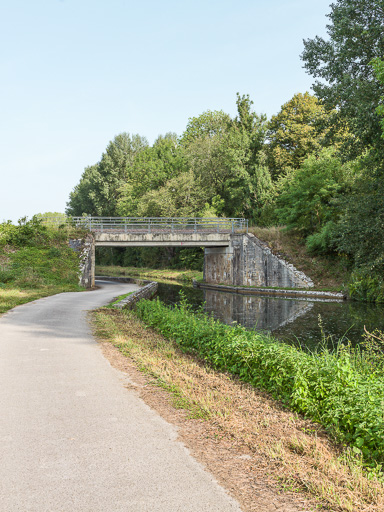 pont ferroviaire (canal du Nivernais)