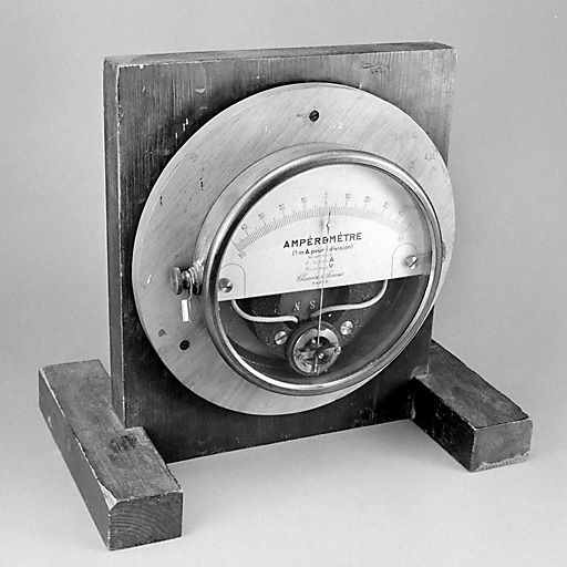 instrument de mesure de forces électromotrices (ampèremètre Chauvin et Arnoux)
