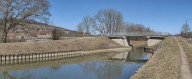 pont routier isolé sur l'Armançon à Eguilly (paysages du canal de Bourgogne)
